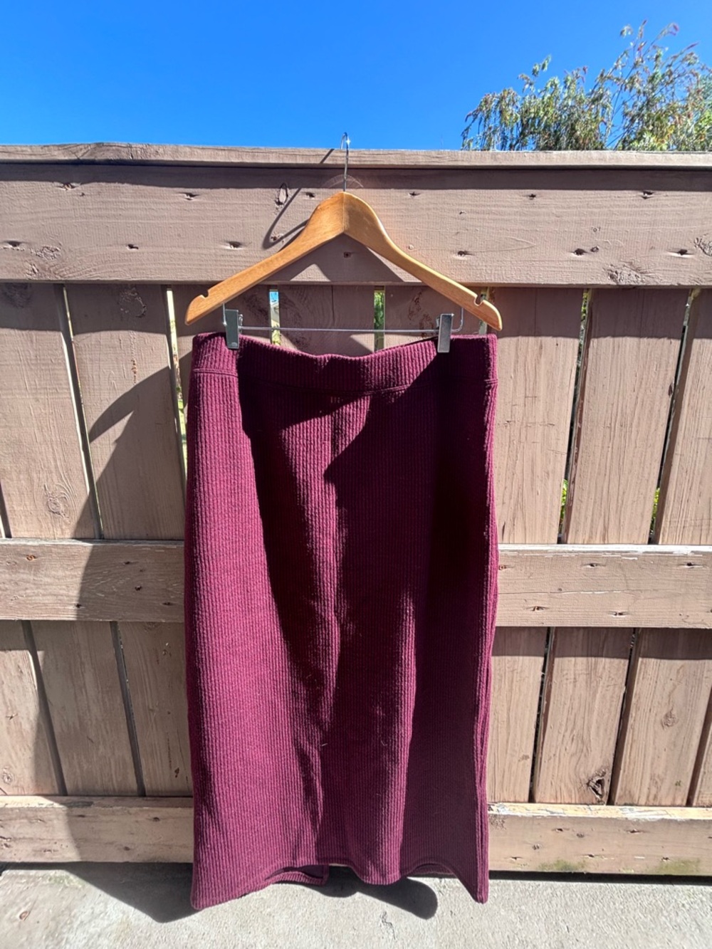 💕LIKE NEW 💕 Ribbed Knit Maxi Skirt - Wine